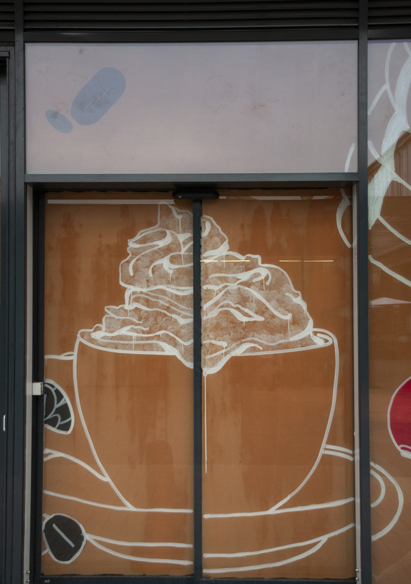decoration ephemere vitrine cafe malongo ametist deco ephemere verre peinture lavable